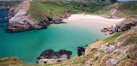 Louer un bateau pour explorer les îles de Bretagne sud et Belle-Ile